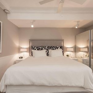 Room 7 King Room